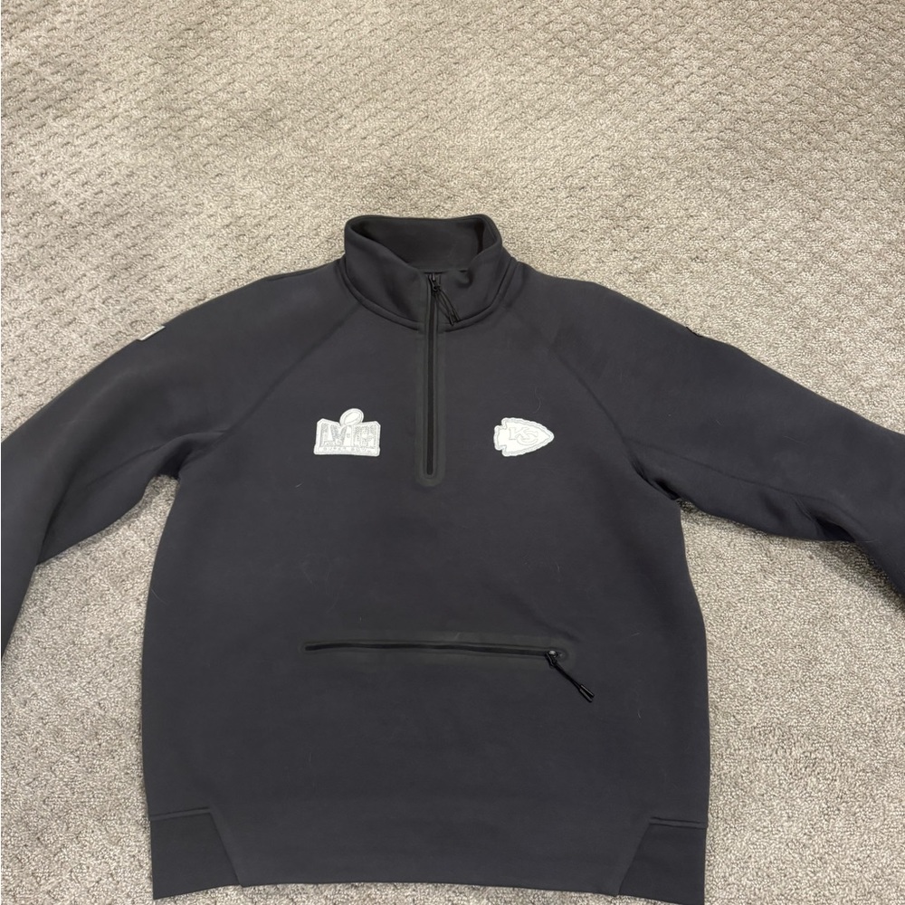 Men’s Nike Anthracite KC Chiefs Tech Player Fleece Half-Zip Pullover Top.